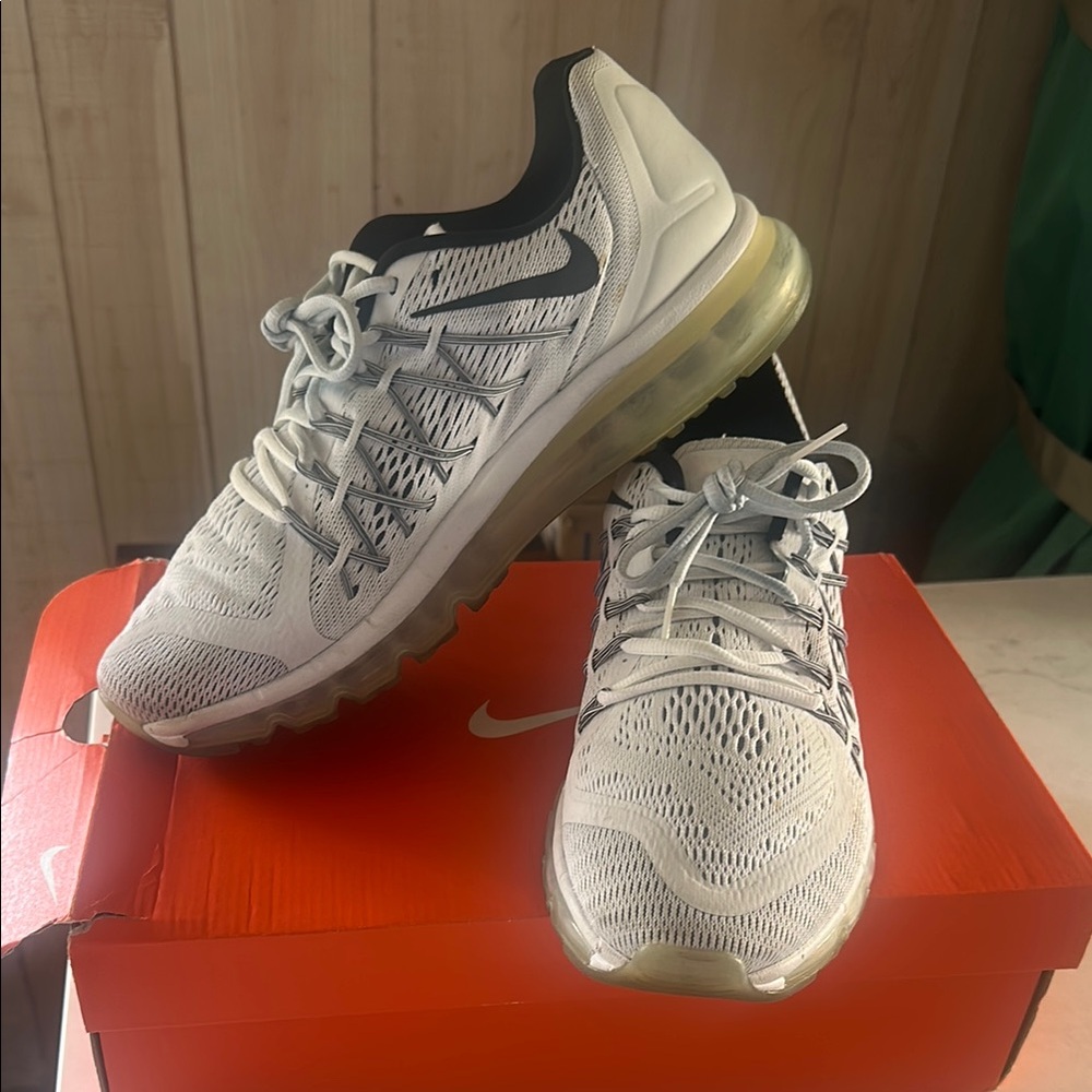 Nike Air Max 2015, Size 11, Color White/Black